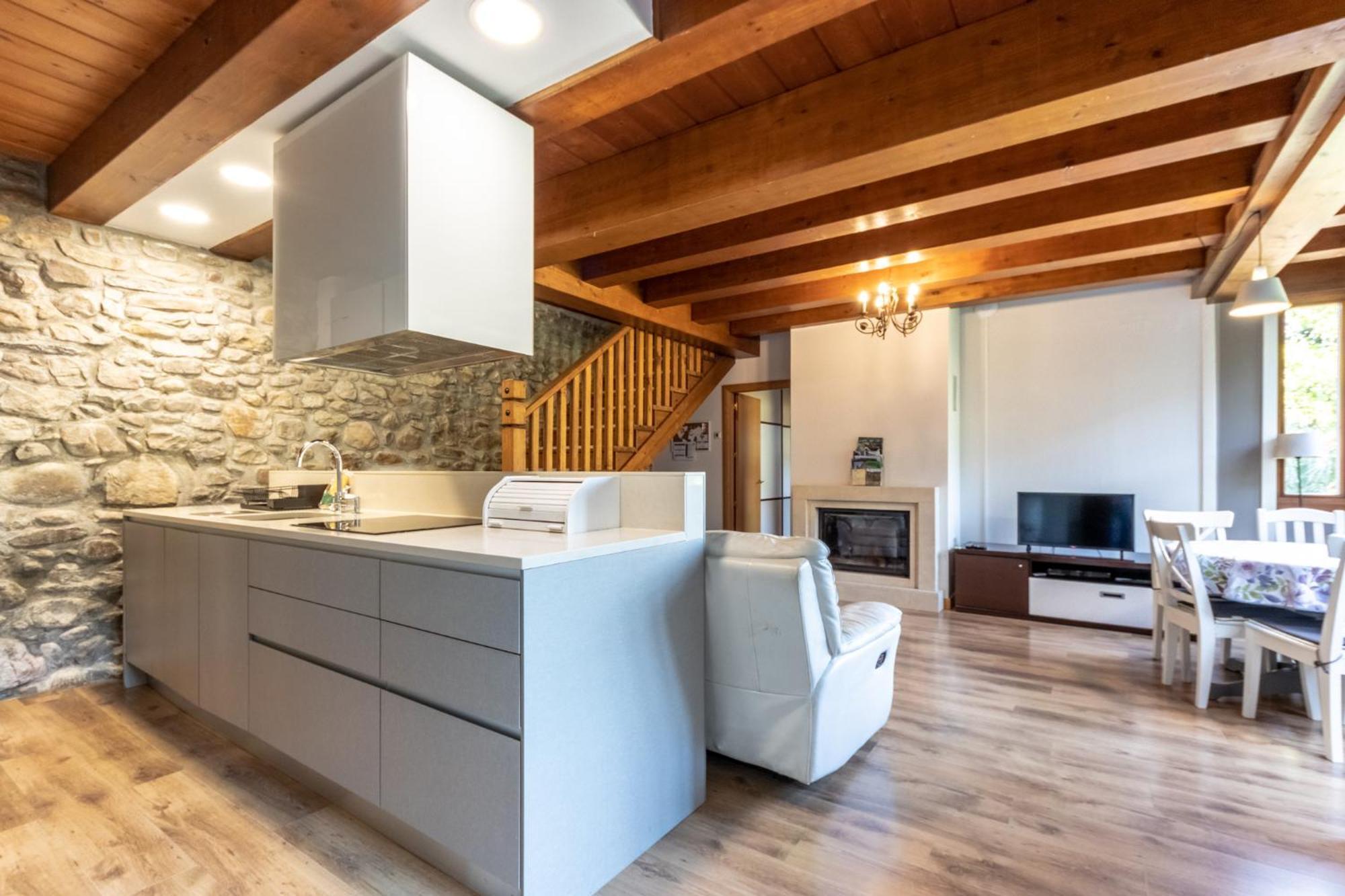 43A Nature With Parking By Aston Rentals Otañes Εξωτερικό φωτογραφία